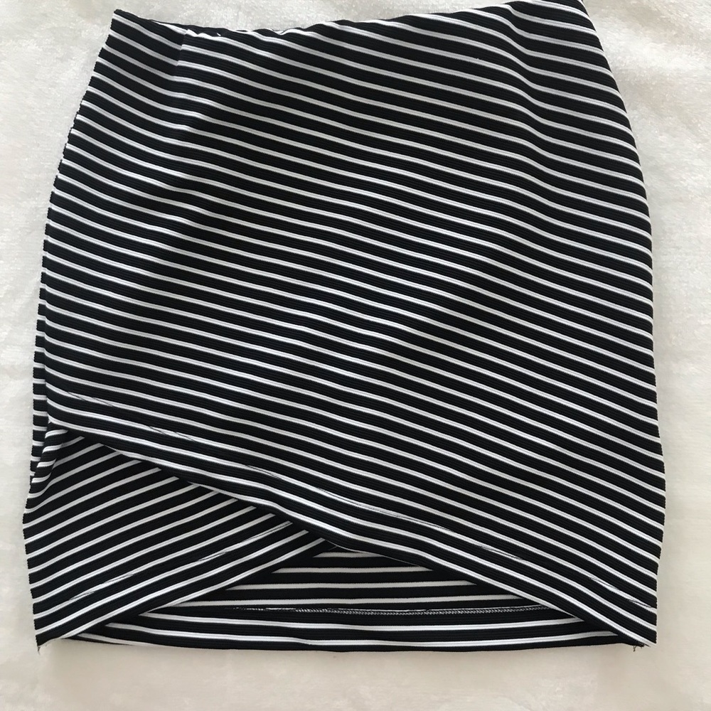 Striped mini skirt